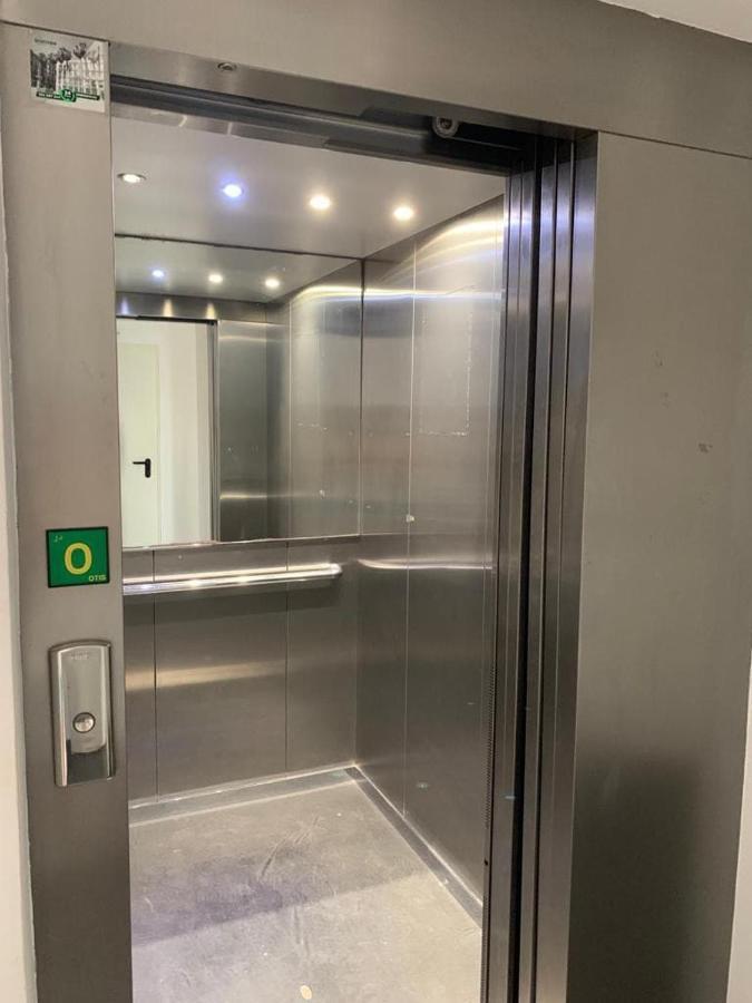 -Malagasunapts- Stylish City Centre Pool&Parking エクステリア 写真